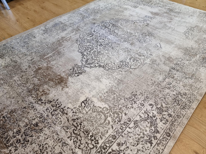 Voltera Beige Medallion