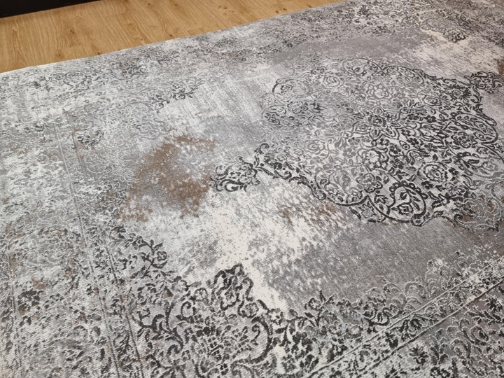 Voltera Grey Medallion