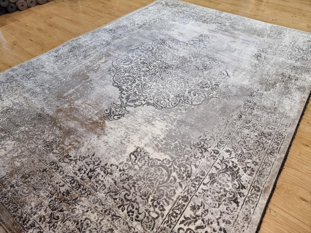 Voltera Grey Medallion