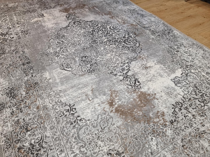 Voltera Grey Medallion