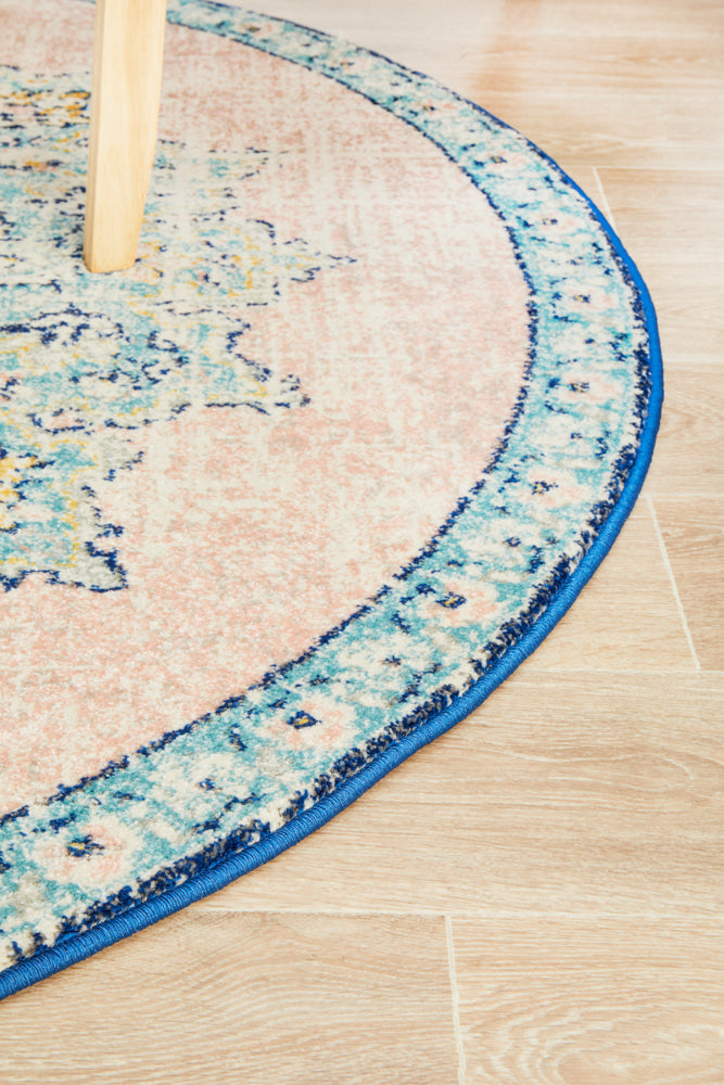 Leoforos 706 Flamingo Round Rug