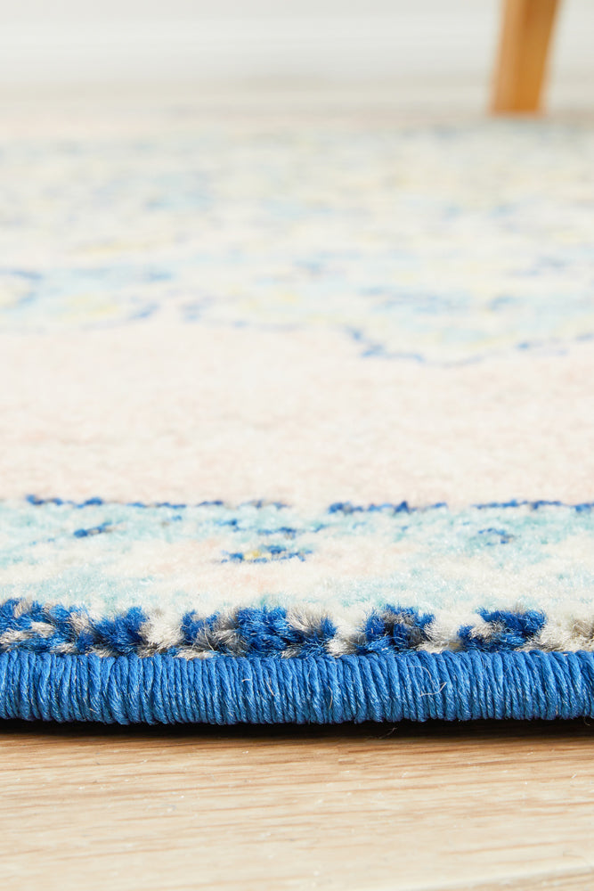 Leoforos 706 Flamingo Round Rug