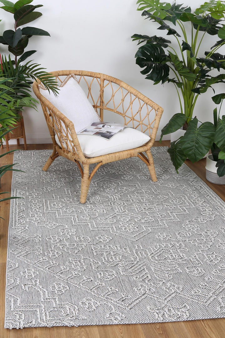 Villa Nori Grey Tribal Flatweave Rug