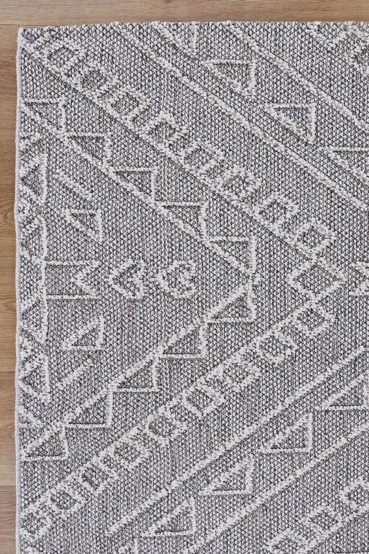 Villa Kaua Ash Tribal Flatweave Rug