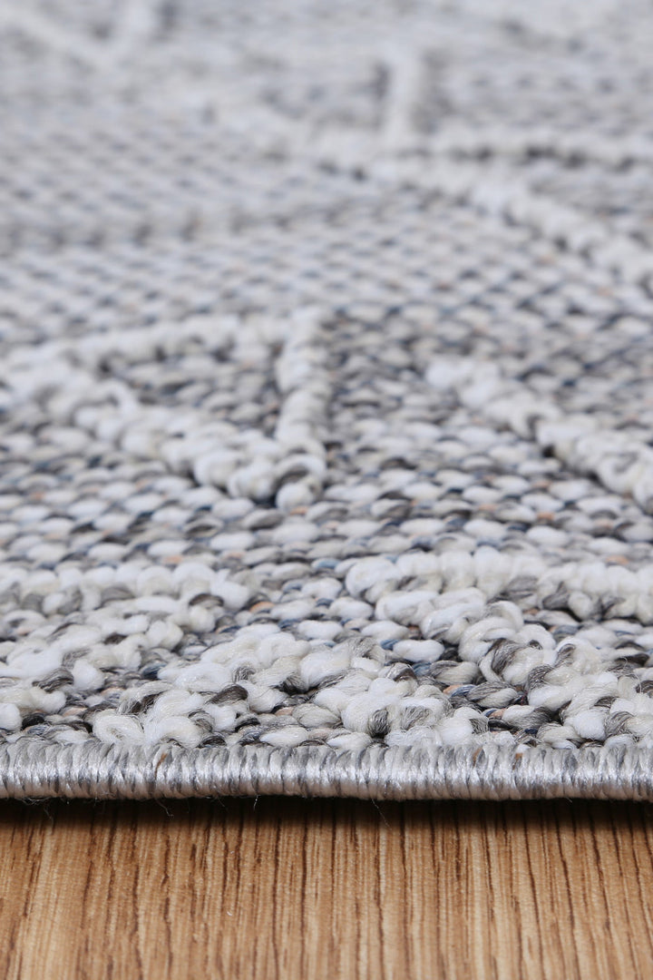 Villa Kaua Ash Tribal Flatweave Rug