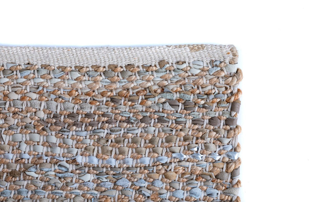 Rustic Charm Natural White 15-37 Rug