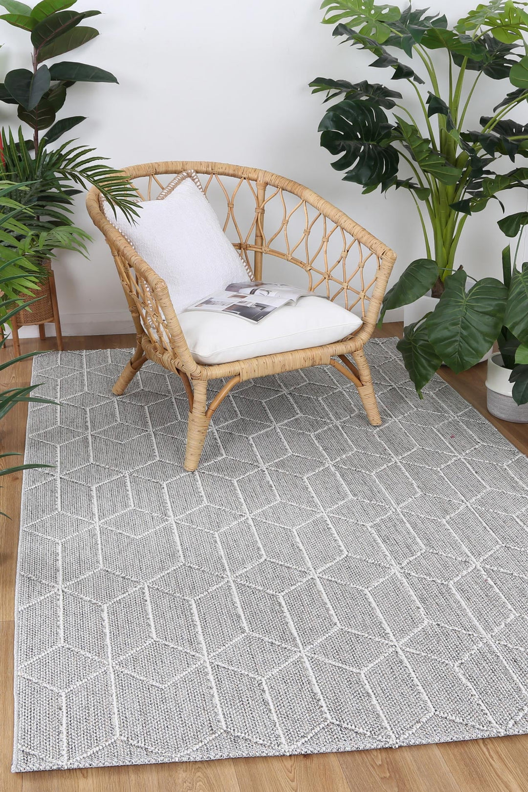Villa Totori Ash Geometric Flatweave Rug