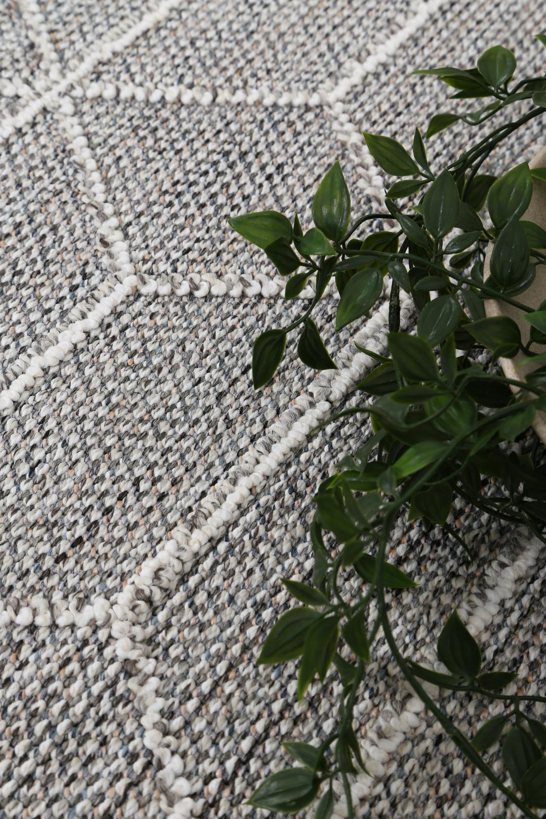 Villa Totori Ash Geometric Flatweave Rug