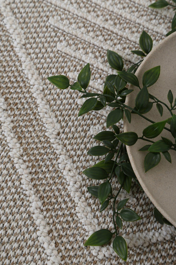 Villa Kenilorea Beige Geometric Flatweave Rug