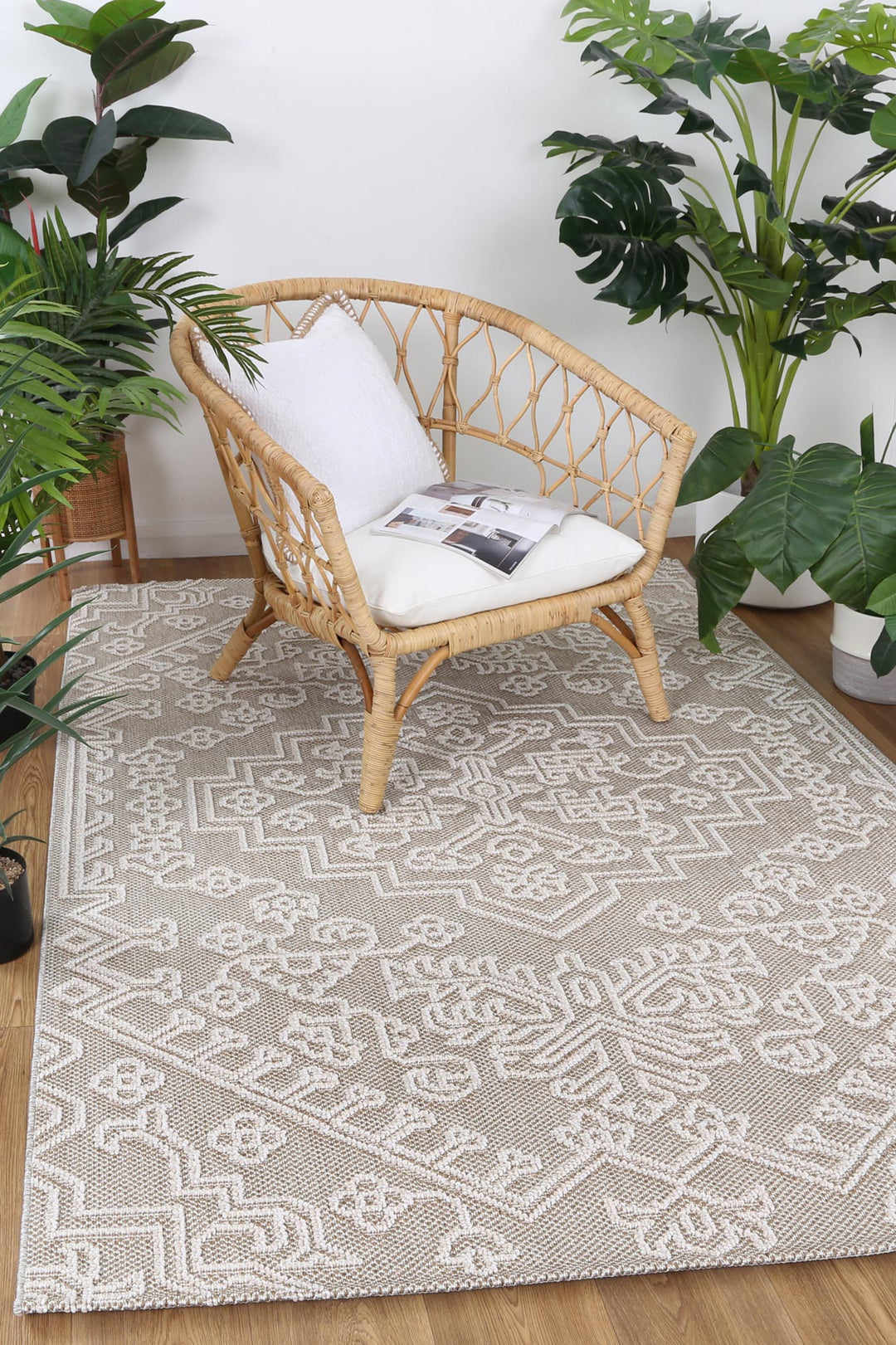 Villa Waita Beige Tribal Flatweave Rug