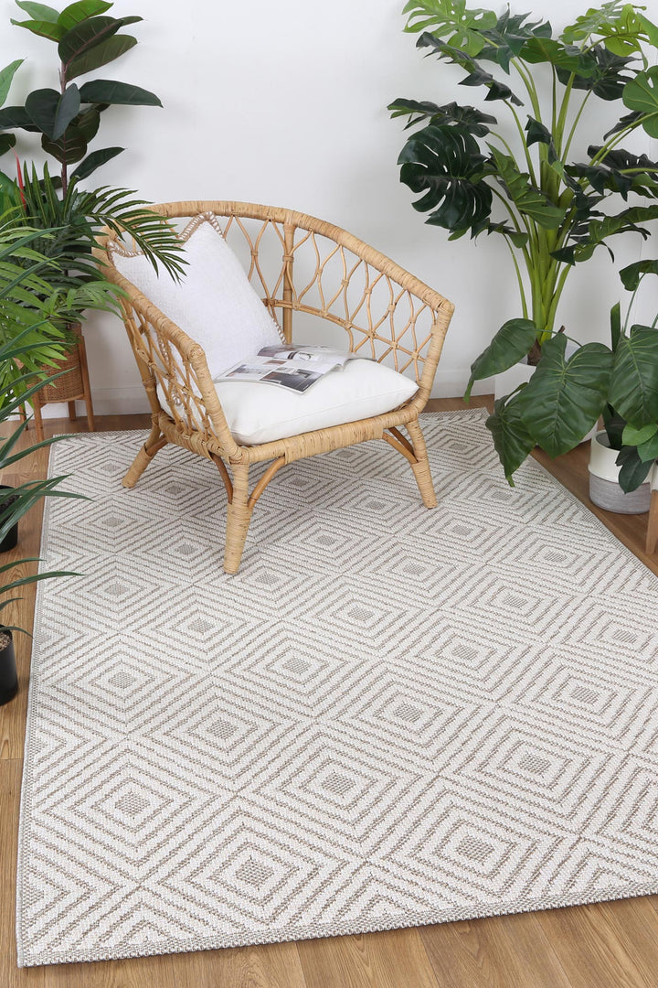 Villa Wickham Beige Geometric Flatweave Rug